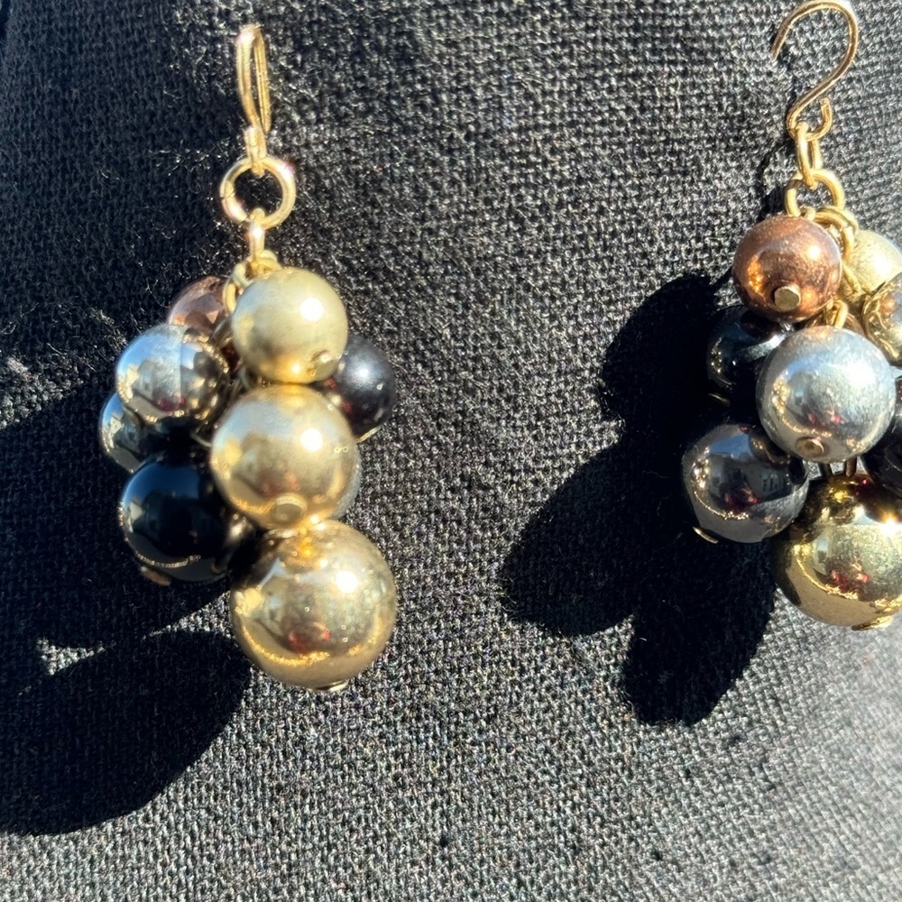 Retro Multi Layered Beaded Necklace and Earrings Set - Picture 6 of 9